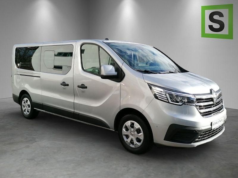 Gebraucht Renault Trafic Life 150 PS (110 kW) 2023 Grau Van / Kleinbus
