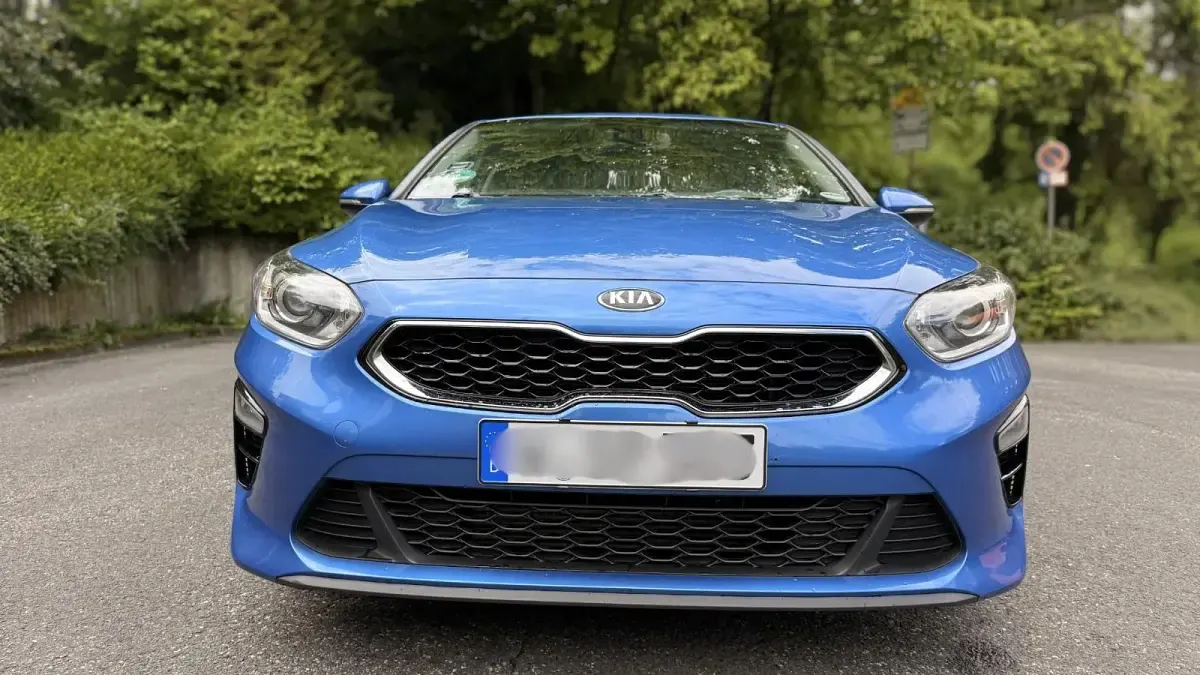 Używany Kia Ceed 140 KM (102 kW) 2018 Niebieski Hatchback