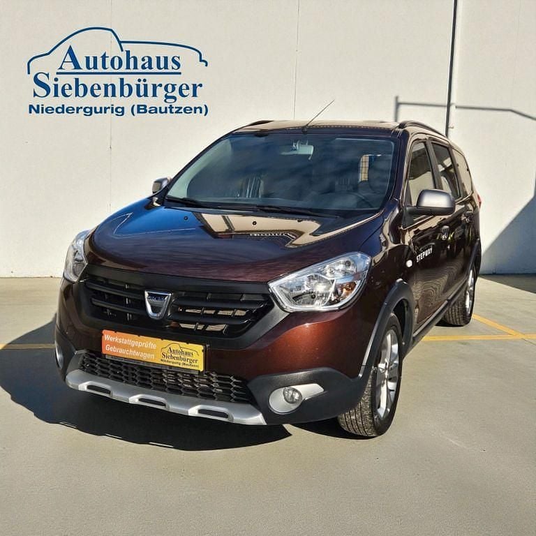 Braun Gebraucht 2016 Dacia Lodgy Stepway Van / Kleinbus | 9.650 € (Fairer Preis) - Bild 1/4