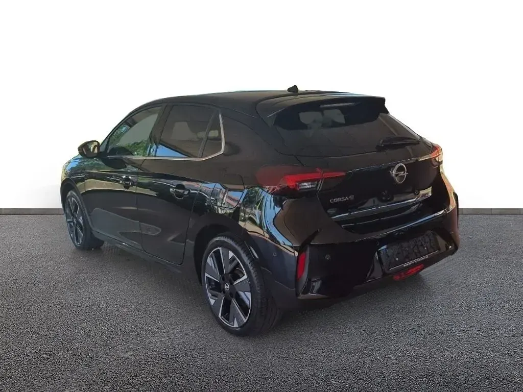 Używany Opel Corsa-e 100 kW (136 KM) 2023 Czarny Hatchback