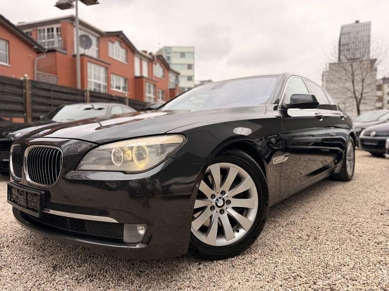 Gebraucht BMW 730 Sport Line 245 PS (180 kW) 2009 Grau Limousine