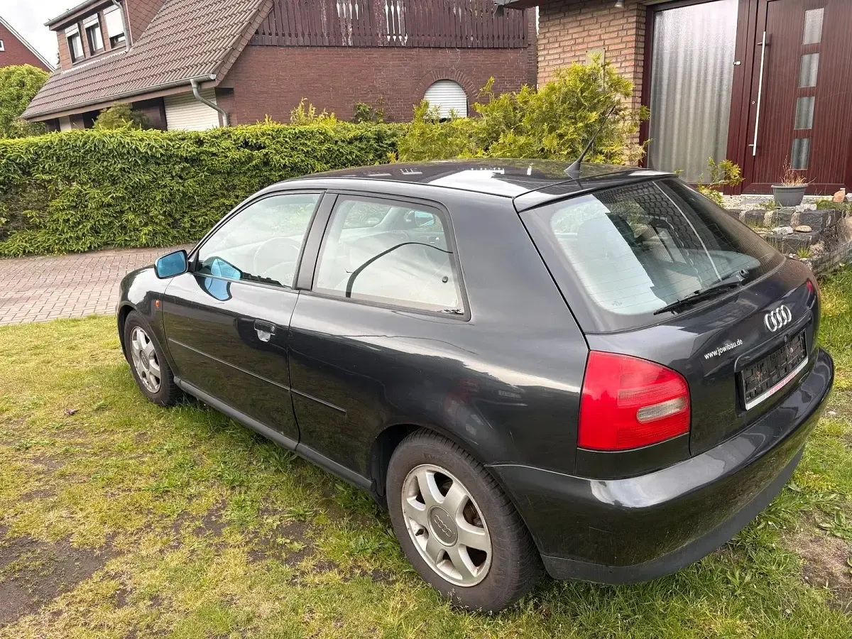 Gebraucht Audi A3 101 PS (74 kW) 1997 Schwarz Kleinwagen