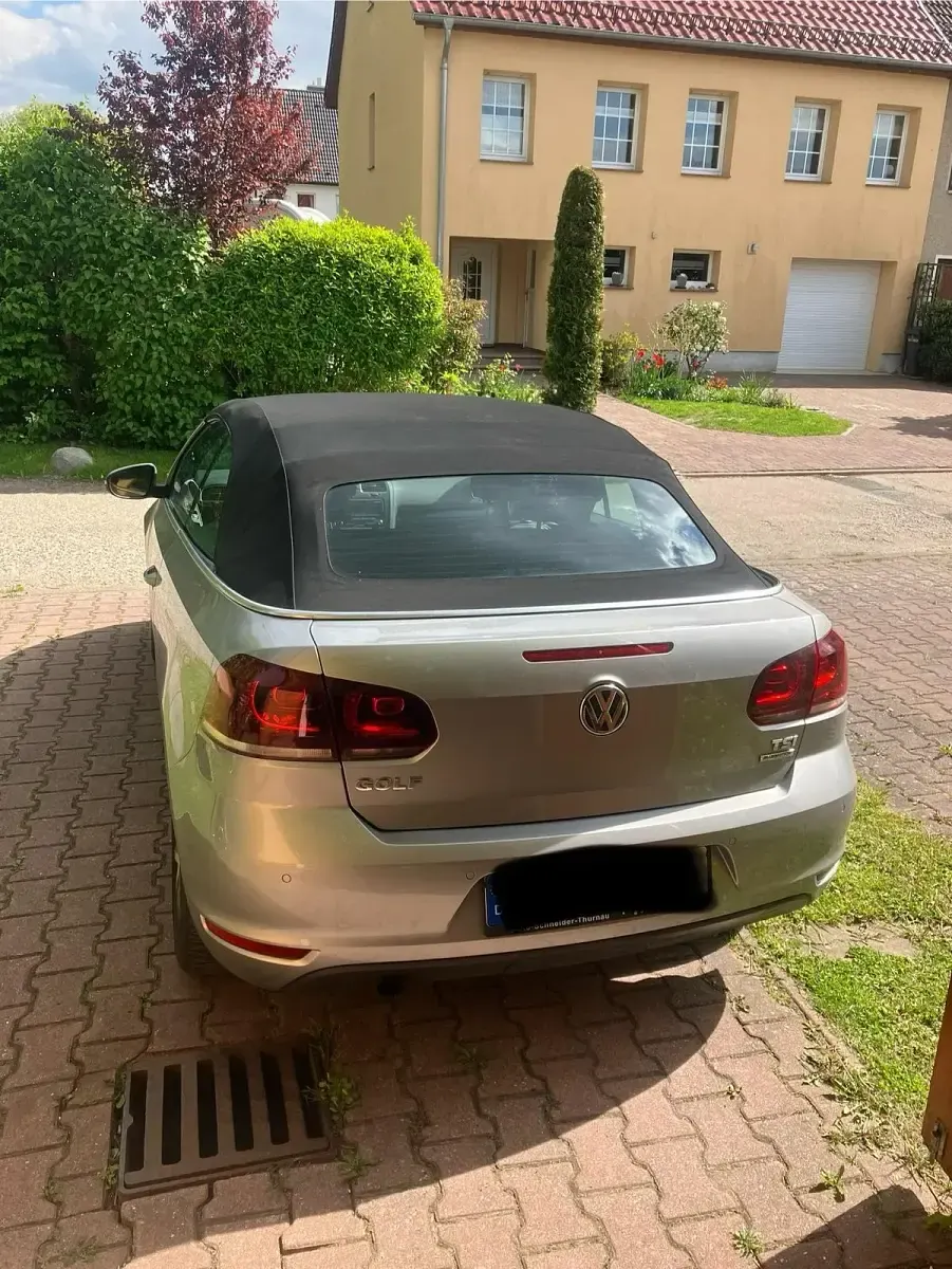 Gebraucht VW Golf Highline 105 PS (77 kW) 2011 Silber Cabrio