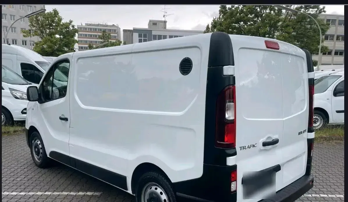 Gebraucht Renault Trafic 95 PS (69 kW) 2018 Weiß Van / Kleinbus