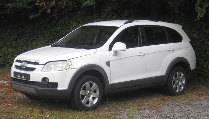 Weiß Gebraucht 2009 Chevrolet Captiva LS SUV | 1.900 € (Superpreis) - Bild 1/4
