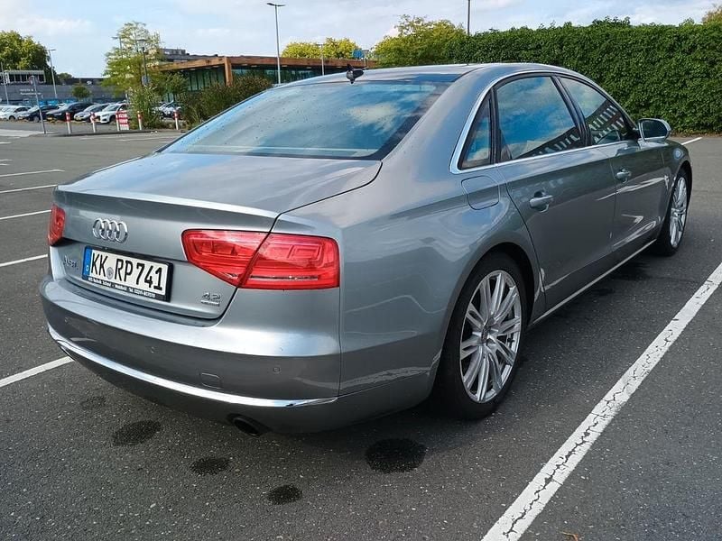 Gebraucht Audi A8L Ambiente 371 PS (272 kW) 2012 Silber Limousine