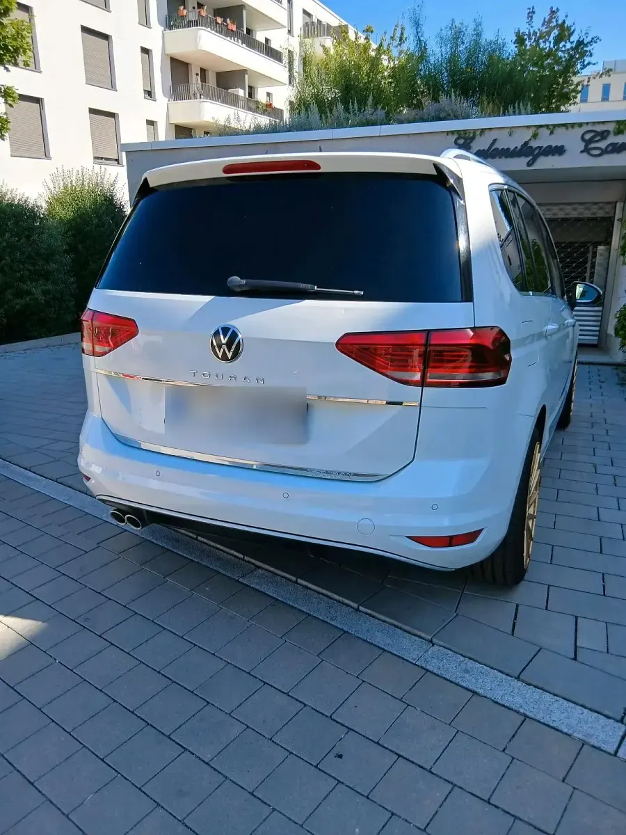 Gebraucht VW Touran Highline 150 PS (110 kW) 2016 Weiß Van / Kleinbus