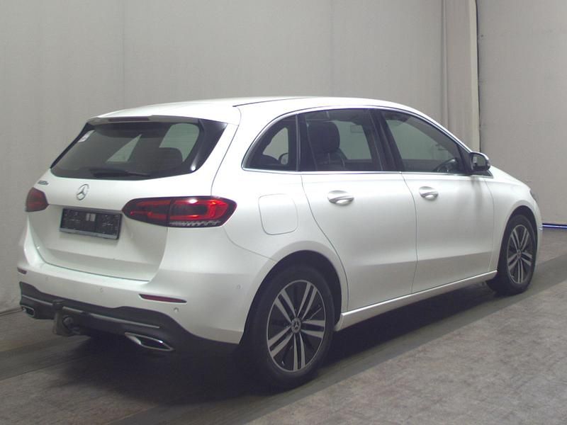 Gebraucht Mercedes B250e Progressive 218 PS (160 kW) 2022 Weiss Van / Kleinbus