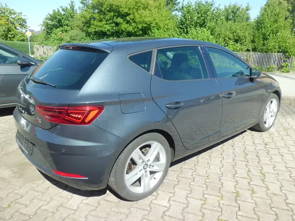 Gebraucht Seat Leon FR 131 PS (96 kW) 2019 Grau Limousine