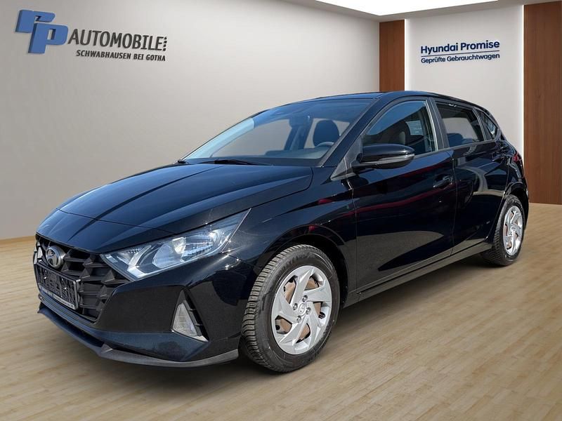 Gebraucht Hyundai i20 Select 84 PS (61 kW) 2022 Schwarz Kleinwagen