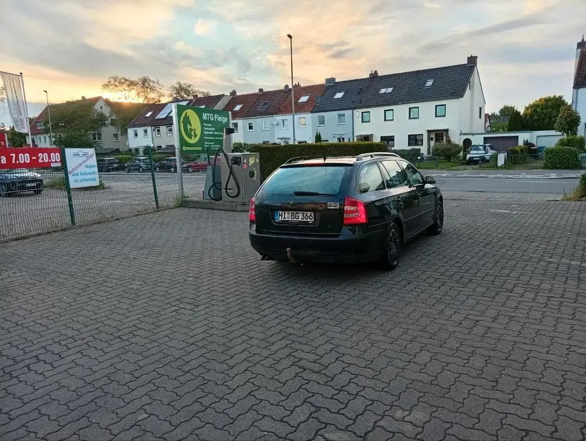 Używany Skoda Octavia 140 KM (102 kW) 2007 Czarny Kombi