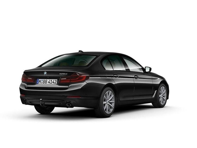 Gebraucht BMW 520 Shadowline 190 PS (139 kW) 2019 Black sapphire metallic (schwarz) Limousine