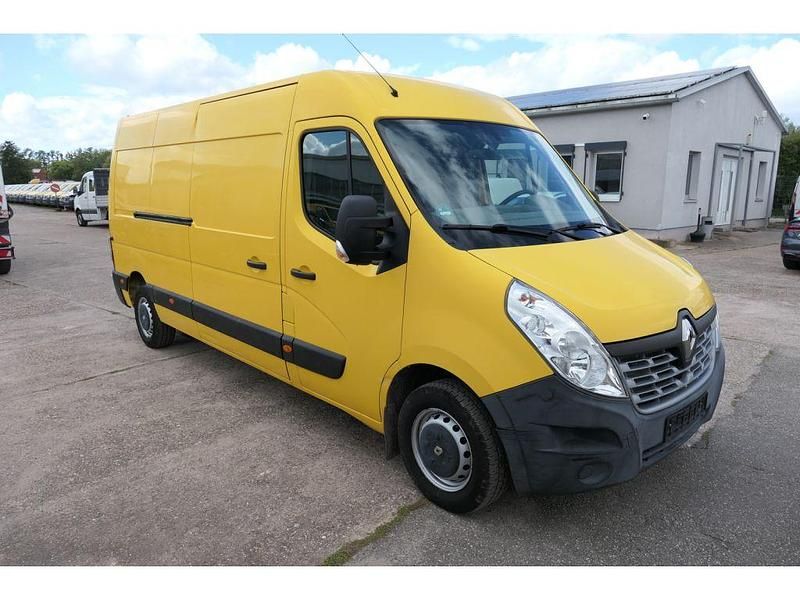 Usado Renault Master 131 HP (96 kW) 2017 Amarelo Van