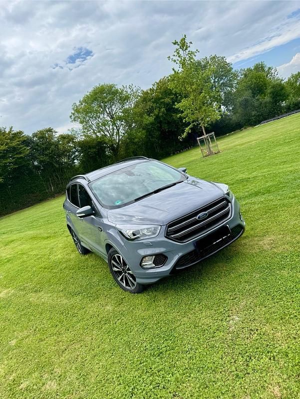 Grau Gebraucht 2019 Ford Kuga ST-Line SUV | 19.750 € (Fairer Preis) - Bild 1/4