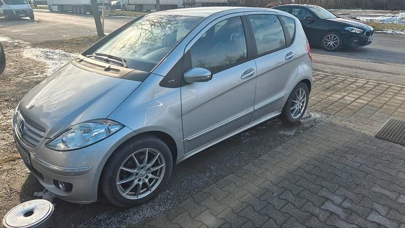 Grau Gebraucht 2006 Mercedes A180 Van / Kleinbus | 1.450 € (Superpreis) - Bild 1/4