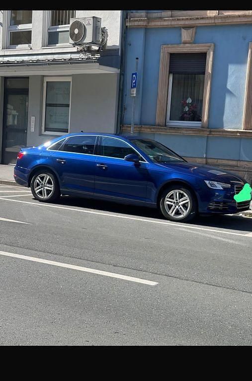 Gebraucht Audi A4 Design 190 PS (139 kW) 2017 Blau Limousine