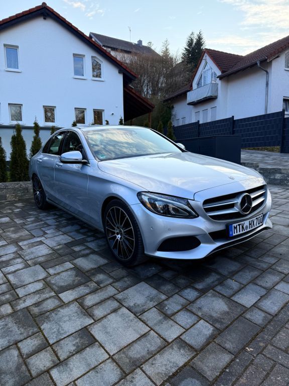 Silber Gebraucht 2018 Mercedes C300 Limousine | 22.700 € (Fairer Preis) - Bild 1/4