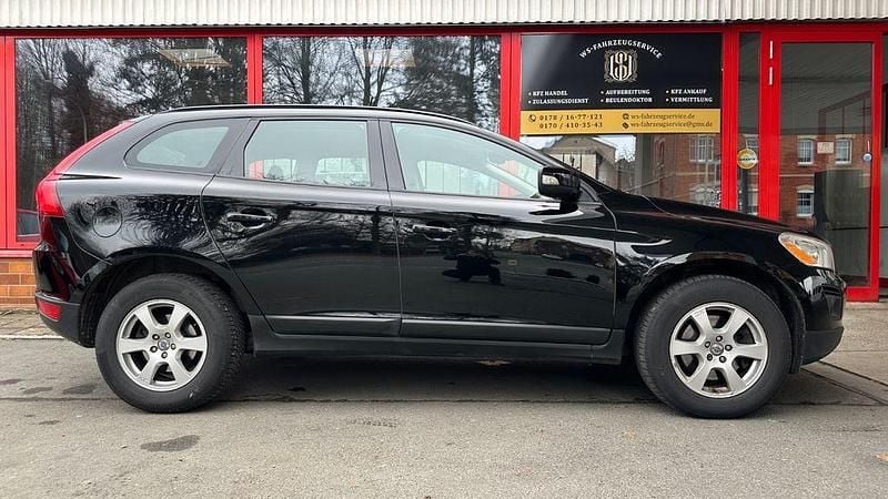 Gebraucht Volvo XC60 Kinetic 175 PS (128 kW) 2011 Schwarz SUV