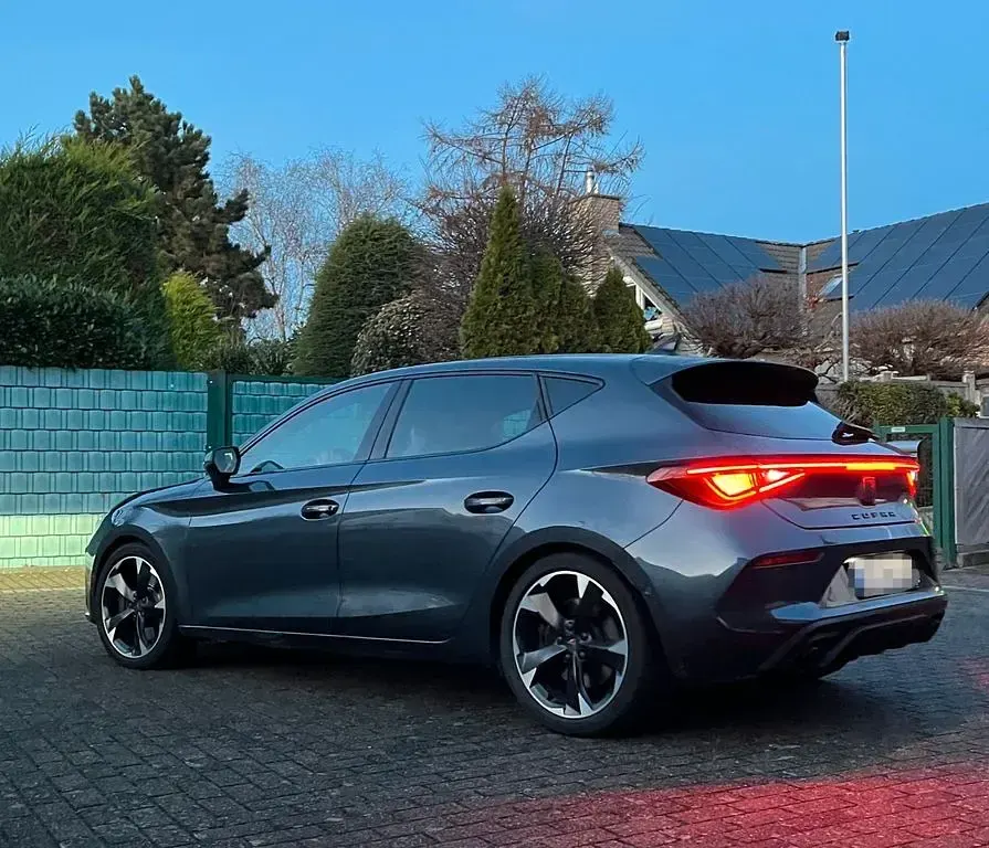 Gebraucht Cupra Leon 245 PS (180 kW) 2023 Grau Limousine