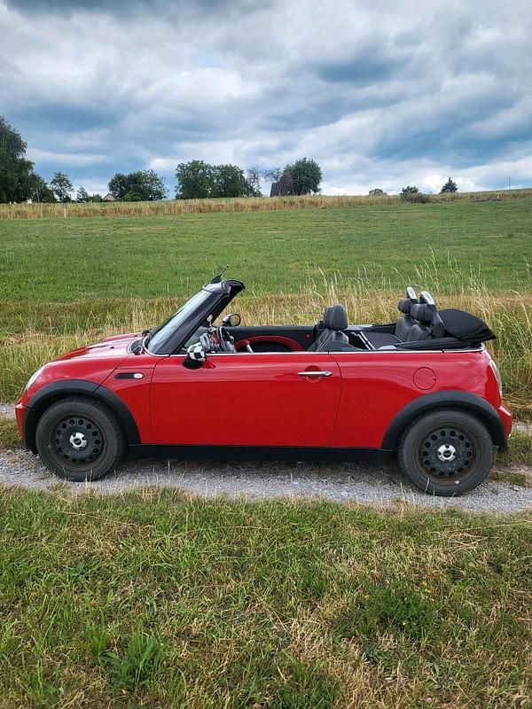 Rot Gebraucht 2005 Mini Cooper Cabriolet Cabrio | 3.700 € (Fairer Preis) - Bild 1/4