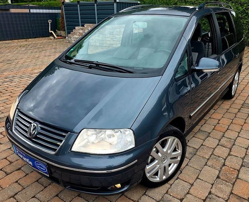 Grau Gebraucht 2006 VW Sharan Freestyle Van / Kleinbus | 5.499 € (Teuer) - Bild 1/4