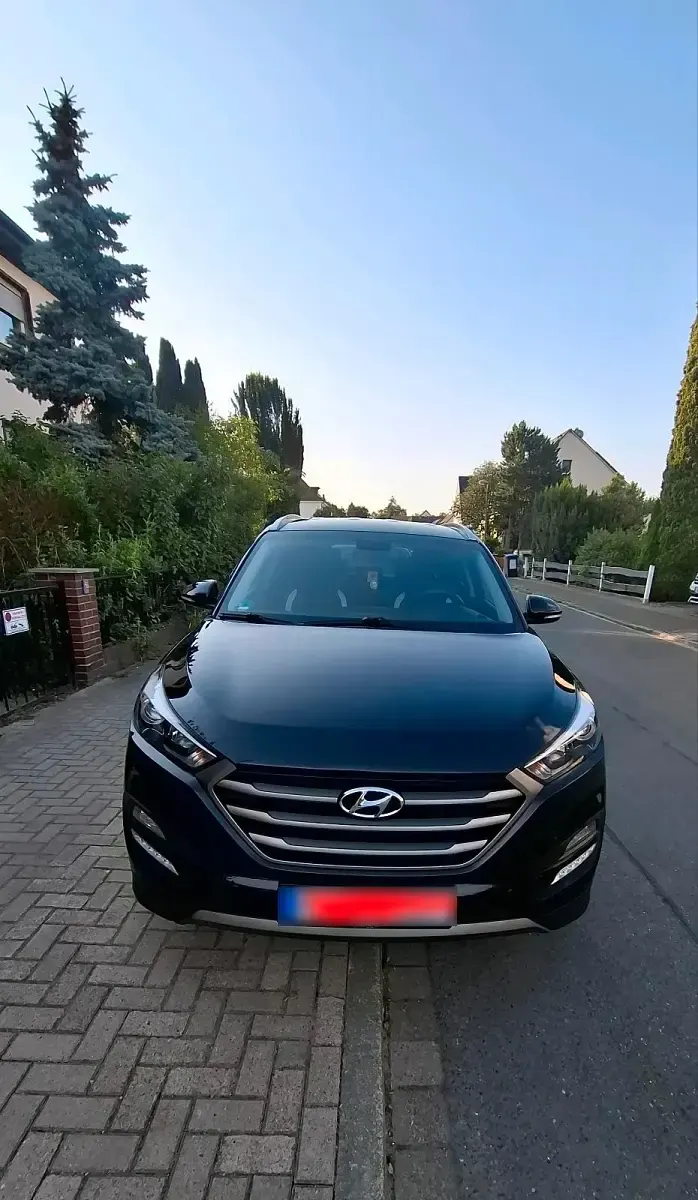 Gebraucht Hyundai Tucson Trend 132 PS (97 kW) 2016 Schwarz SUV