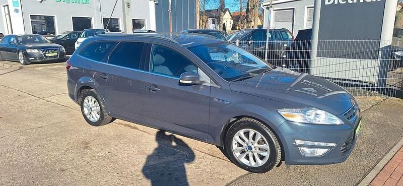 Gebraucht Ford Mondeo Champions Edition 140 PS (102 kW) 2013 Grau Limousine