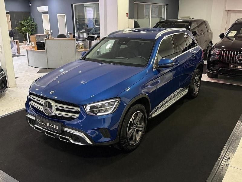 Gebraucht Mercedes GLC300e 194 PS (142 kW) 2021 Spektralblau  metalliclack SUV