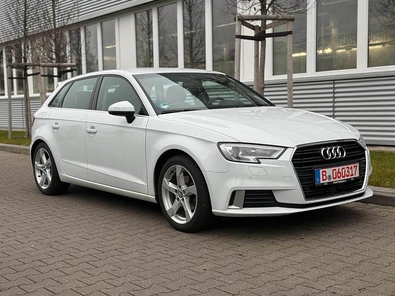 Second-hand Audi A3 Basis 150 CP (110 kW) 2017 Alb Berlinǎ