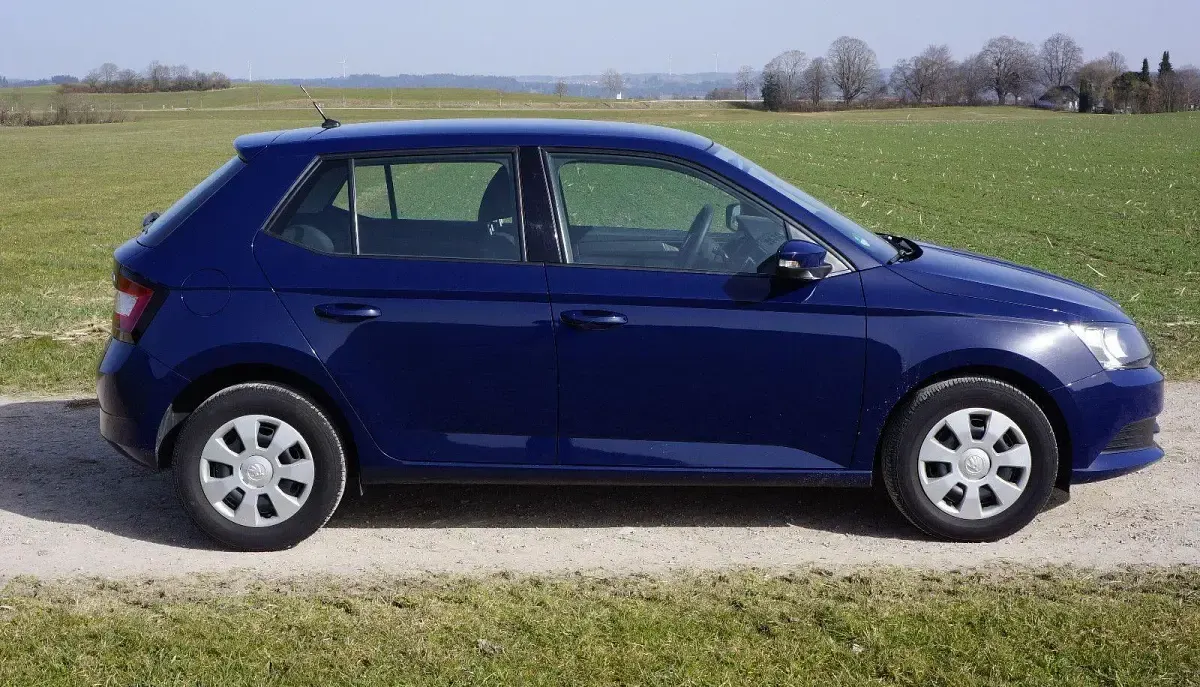 Gebraucht Skoda Fabia Active 60 PS (44 kW) 2018 Blau Limousine