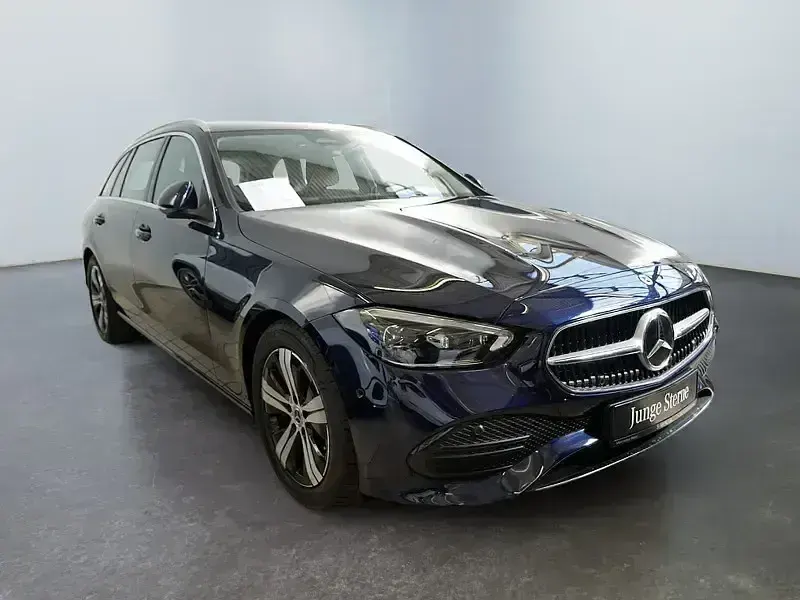 Gebraucht Mercedes C300 Avantgarde 265 PS (194 kW) 2023 Blau Limousine