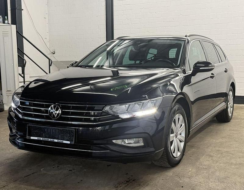 Gebraucht VW Passat 150 PS (110 kW) 2022 Schwarz Kombi