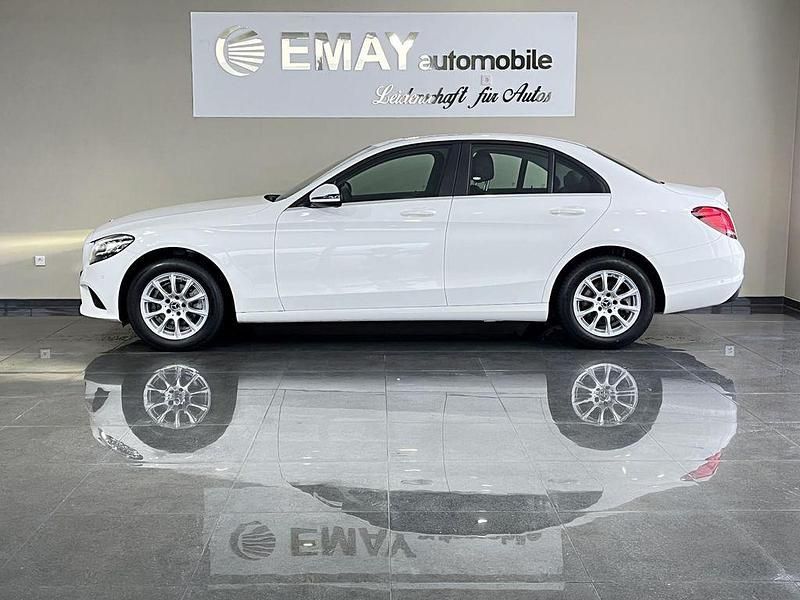 Gebraucht Mercedes C200 160 PS (117 kW) 2019 Weiß Limousine