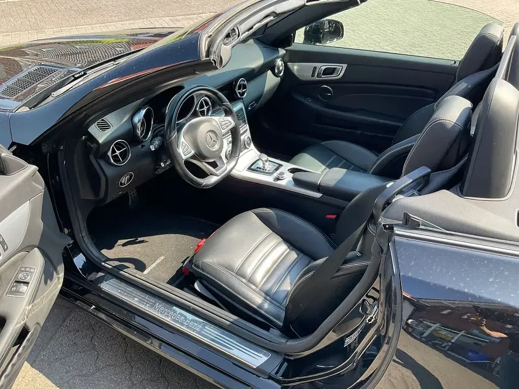 Gebraucht Mercedes SLC250 204 PS (150 kW) 2016 Schwarz Cabrio