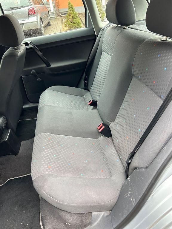 Gebraucht VW Polo 64 PS (47 kW) 2003 Silber Limousine