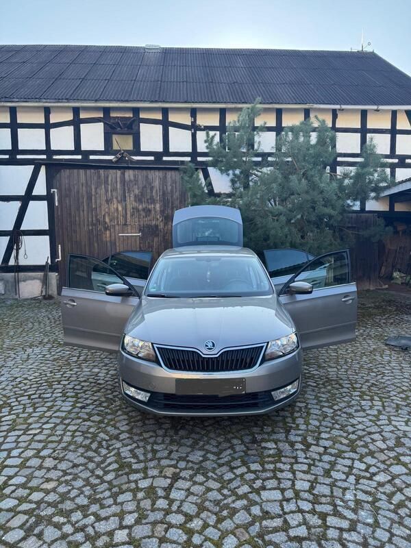 Silber Gebraucht 2016 Skoda Rapid Joy Limousine | 8.800 € (Guter Preis) - Bild 1/4