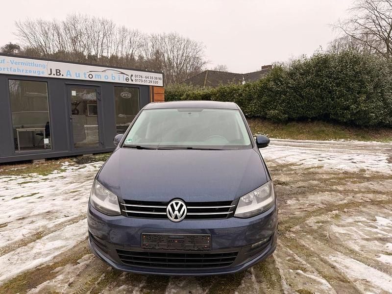 Gebraucht VW Sharan Trendline 140 PS (102 kW) 2012 Blau Van / Kleinbus