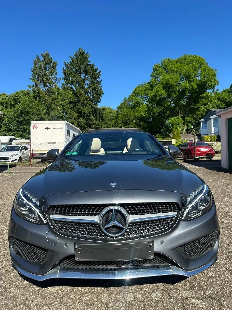 Gebraucht Mercedes C250 AMG line 211 PS (155 kW) 2017 Grau Coupé