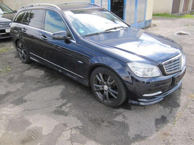 Tansanitblau metalliclack (metallic) Gebraucht 2010 Mercedes C350 Avantgarde Kombi | 5.900 € (Superpreis) - Bild 1/4