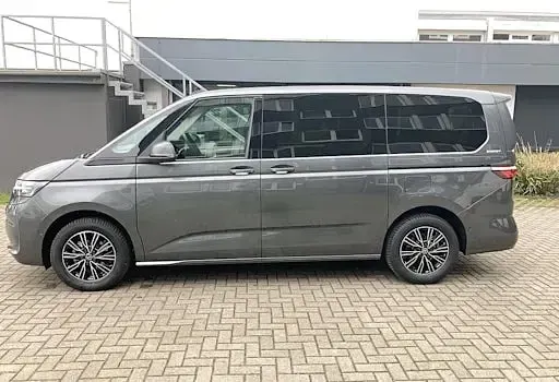 Nowe VW Multivan 150 KM (110 kW) 2026 Szary Minivan