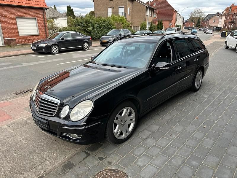Gebraucht Mercedes E220 Avantgarde 170 PS (125 kW) 2009 Schwarz Kombi