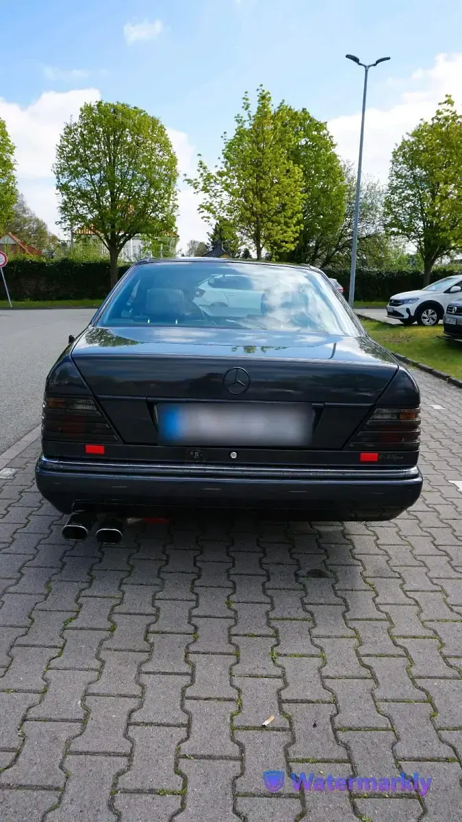 Gebraucht Mercedes E220 150 PS (110 kW) 1995 Schwarz Coupé