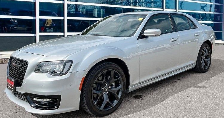 Silber Neu 2025 Chrysler 300S Limousine | 73.900 € - Bild 1/4