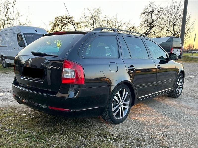 Gebraucht Skoda Octavia 160 PS (117 kW) 2010 Schwarz Kombi