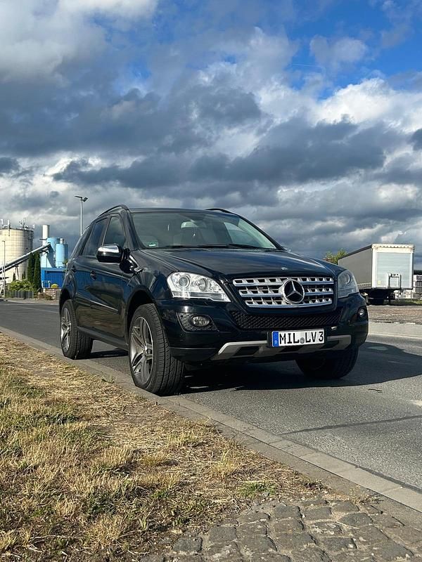 Gebraucht Mercedes ML320 2008 Schwarz SUV