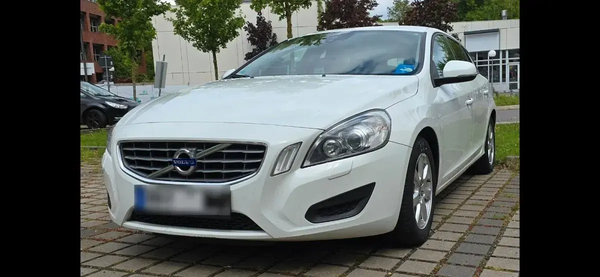 Gebraucht Volvo V60 163 PS (119 kW) 2011 Weiß Kombi