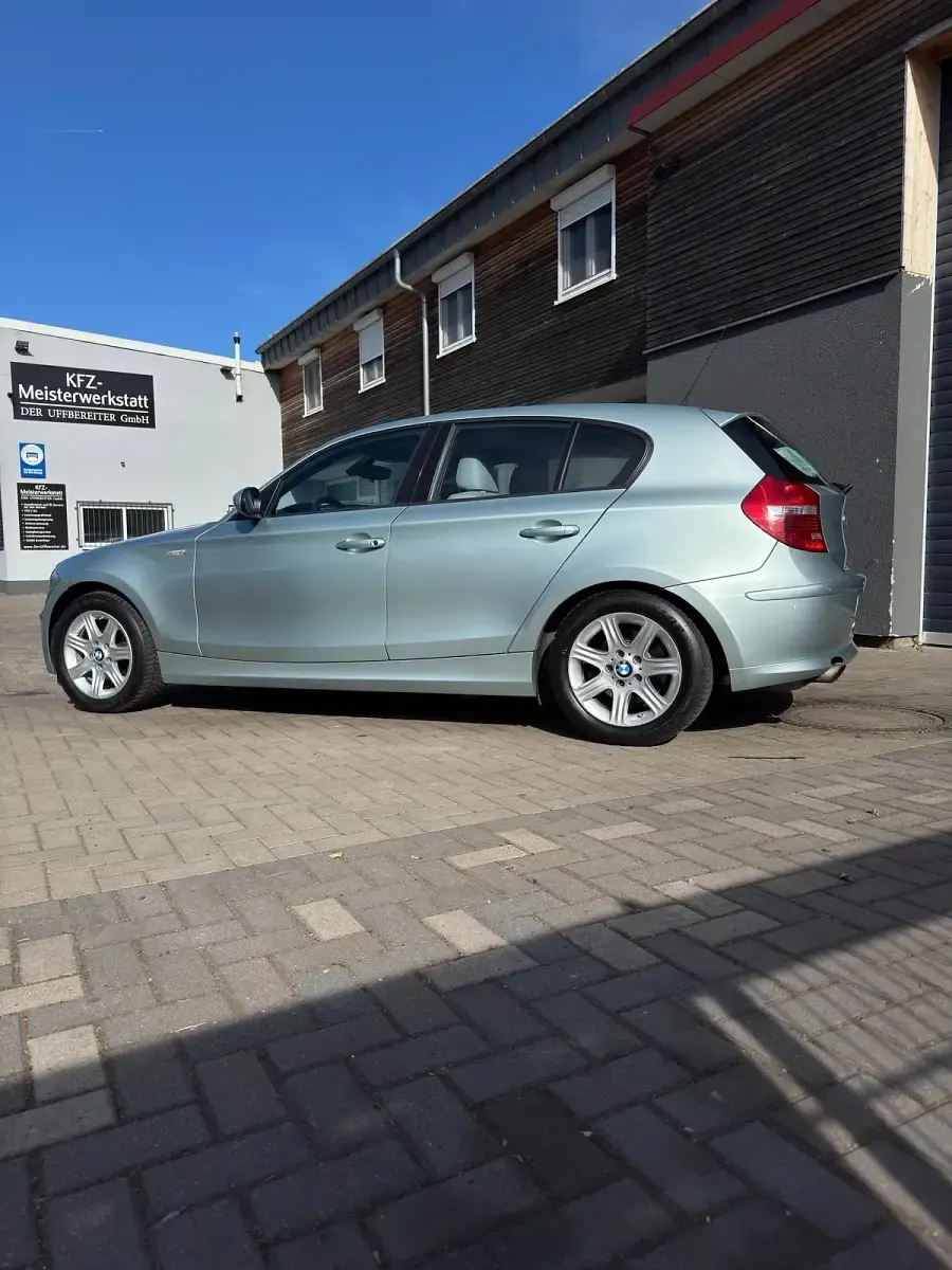 Gebraucht BMW 120 Sport Line 170 PS (125 kW) 2009 Grün Kleinwagen