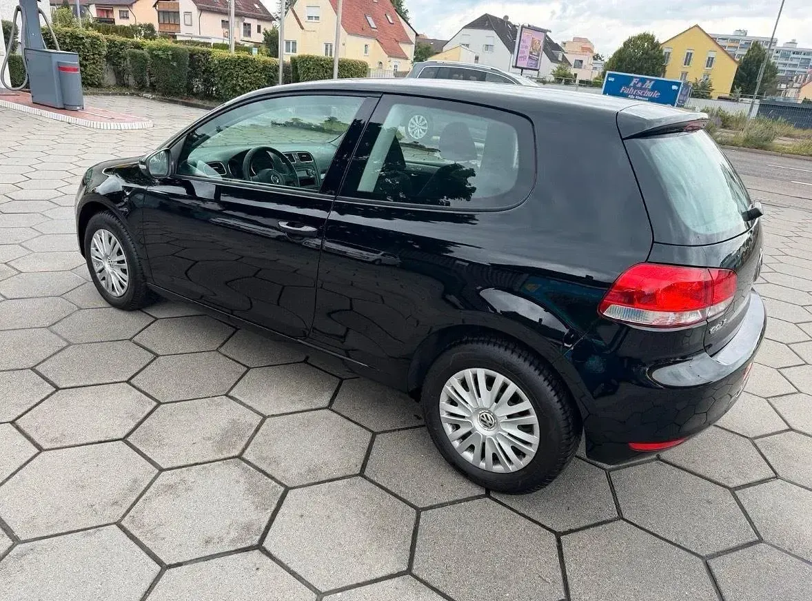Gebraucht VW Golf VI 80 PS (58 kW) 2010 Schwarz Kleinwagen