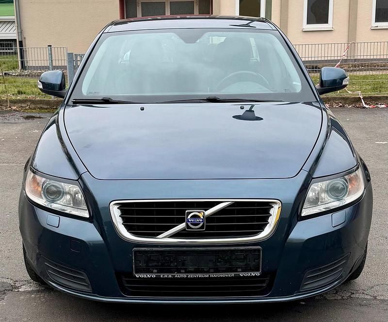 Gebraucht Volvo V50 109 PS (80 kW) 2009 Blau Kombi