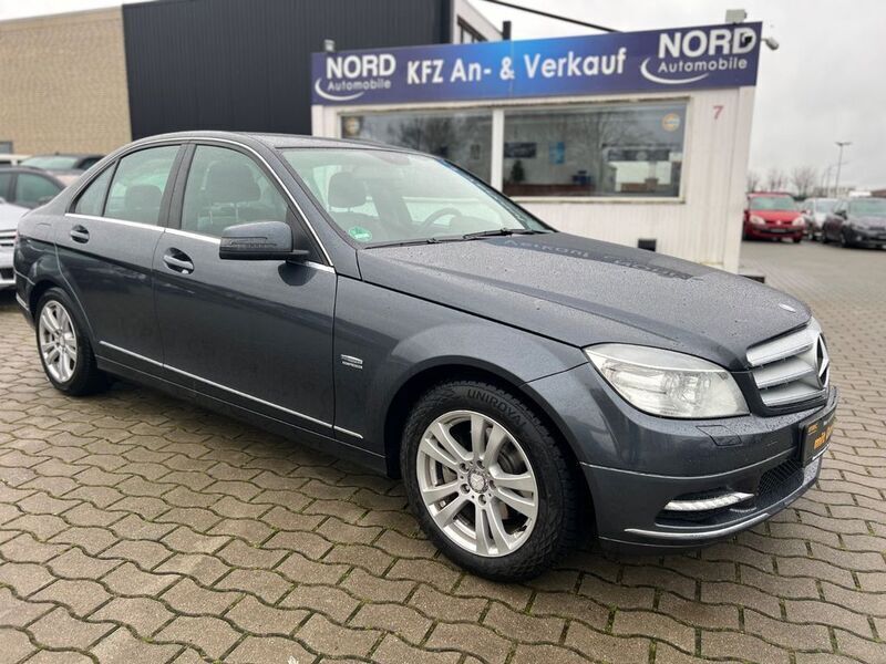 Grau Gebraucht 2010 Mercedes C180 Limousine | 7.950 € (Fairer Preis) - Bild 1/4